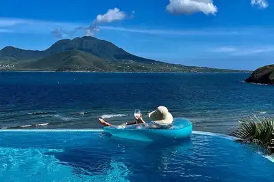 Image de St Kitts Two for one Luxury Villa & Private Beach Lounge Une vue imprenable!