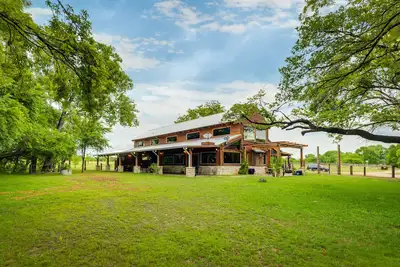 Image de Coyote Creek Ranch - Ranch de réunion de famille rustique ou lieu de mariage