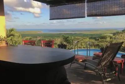 Image de Bar de la piscine privée au paradis avec vue panoramique sur les Caraïbes! a / c, WiFi, parfait!