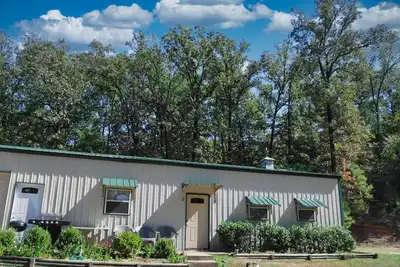 Image de Appartement Acorn Timbers - Appartement au bord du lac avec jetée sur le lac O 'the Pines.