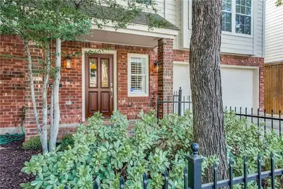 Image de Dream Home dans le coeur de Oak Lawn! Walk Score 94