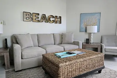 Image de Nouveau kitch! Nouveau bain! King Bed Nouveau mobilier Cayman Reef # 5 du 14 au 27 juillet