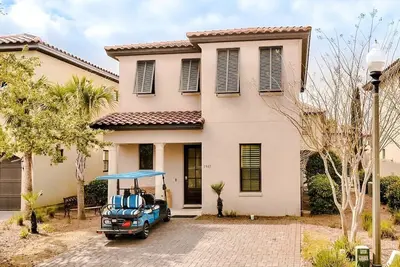 Image de Deux voiturettes de golf! Barbecue au propane! Piscine communautaire ~ Près du quai de Baytowne! ~ Orchidée de plage