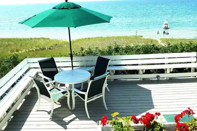 Image de Lk Mi Beachfront Home, 6 Bdrm, 2. 5 Ba, spa extérieur, 1 pâté de maisons à Portage Lk,