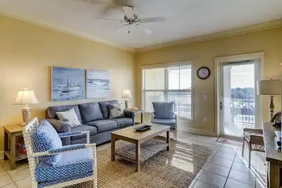 Image de 503 North Shore Place ~ Villa au dernier étage 2Br, en face de la plage!