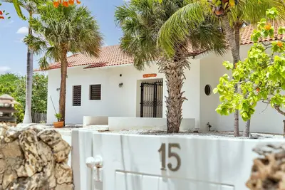 Image de Belle villa de 5 chambres avec vue sur l'océan et piscine privée