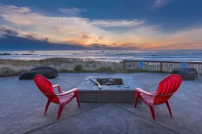 Image de Oceanfront, Private Beach Access, Hot Tub, Wifi, Theatre, Large Groups, Luxury