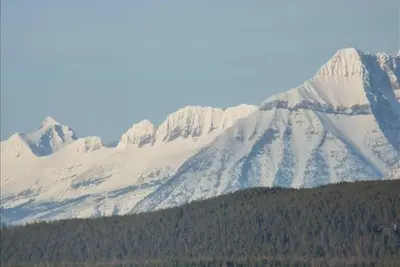 Image de Maison de cèdre rustique près du parc national des Glaciers