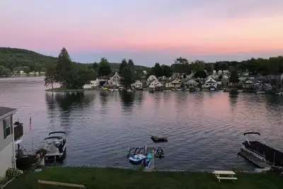 Image de Toute l'année, spacieuse, famille Gîte sympa avec les meilleures vues sur le lac!