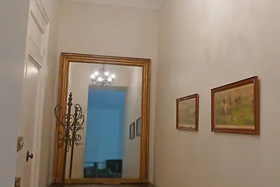 Image de Champs Elysées spacieuses et lumineuses de luxe 1 chambre Appartement