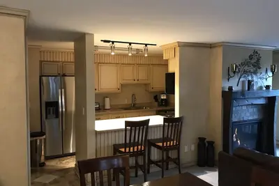 Image de Meilleure Valeur En Vail! ! 2 chambres / 2 salles de bain Condo Piscine chauffée / Hot Tubs / ligne de bus gratuit