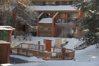 Image de Maison de ville 2 chambres pour familles à Horsethief