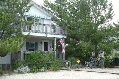 Image de Seulement disponible du 23 au 30 août. 3 maisons de la baie, 7 de l'océan, près de la ville.