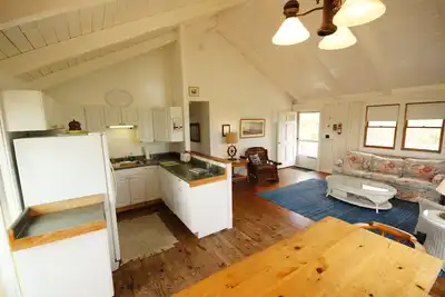 Image de Île isolée Getaway, 6 couchages, Animaux acceptés, offre spéciale!