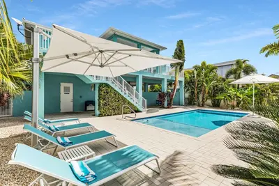 Image de * Spécial octobre * Face au canal, piscine privée, amarrage, congélateur à appâts et machine à glace