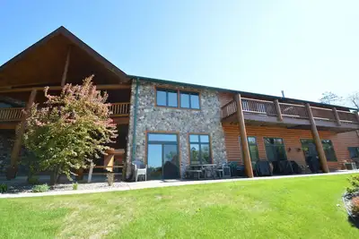 Image de Haut de gamme Lakefront 3 Bdrm Townhouse sur le lac Minocqua. Marchez jusqu'au centre-ville!