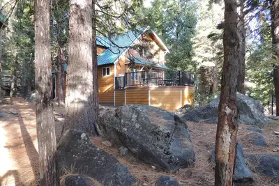 Image de Sierra High Country Luxury Cabin, près Prinecrest, Dodge Ridge, Fraise