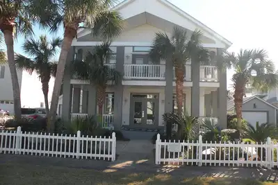 Image de 'Day Dream' Family Beach Cottage demi-bloc à la plage