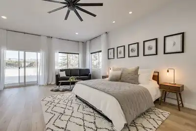 Image de Nouvelle Annonce Exclusive Modern Style Lake Front Property