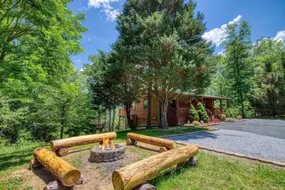 Image de Grande Chambre Cabin Value- Deux Rental- Mountain View