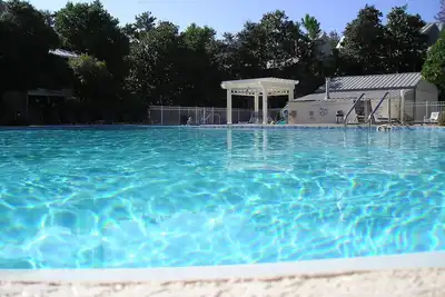 Image de Résidence fermée, Condo au premier étage, - Plage, Piscines, Lanai, Wifi, Tennis, Soleil et divertissement