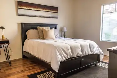 Image de Sycamore House, emplacement central, 2 chambres à coucher 2 Bath Condo