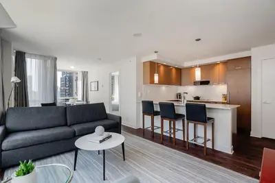 Image de Appartement moderne et superbement meublé avec deux chambres au centre-ville de Vancouver