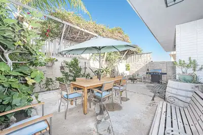 Excellent rapport qualité / prix si proche de la plage! Beau patio privé!