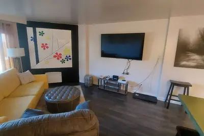 Image de Condo Silver Creek 2 Br, sans frais, ski in / out, piscine. Suana, Spas