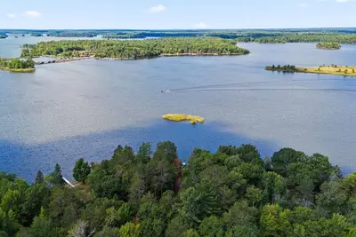 Image de Eaglesnest-Log Home Sur Le Lac Chippewa - Ponton Disponible à la location 1055. 00 Ttc