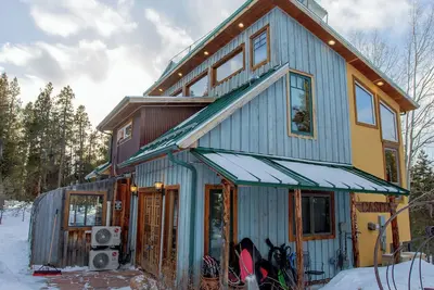 Image de Incroyable maison artistique, bain à remous, diviser les vues! 20-28 août 10% de réduction sur le séjour d'une semaine!