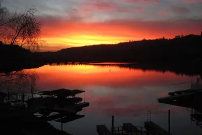 Image de Accueil Lakefront! crique privée avec votre propre quai! Superbes vues!
