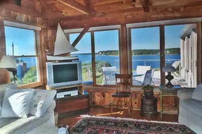 Image de À couper le souffle vue sur l'eau et les couchers de soleil, une ambiance plus attrayante dans toute la maison