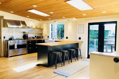 Image de Tranquillité et isolement: Spotless Natural, Private Close-in Dream Spot
