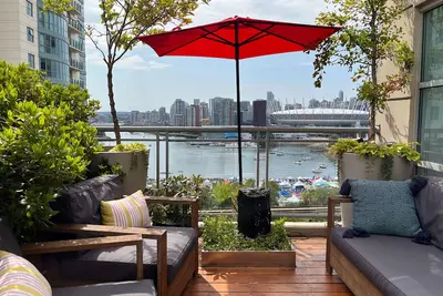 Image de Penthouse central de 4 chambres avec une vue imprenable et 3 patios.