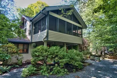 Image de Lake Naomi Club, équipements de classe mondiale, disponibles du 6 au 13 juillet. Réservez maintenant