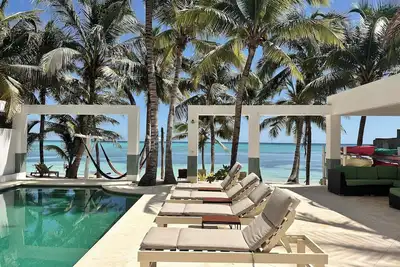 Image de Prix De Vente: Beachfront Villa On White Sand And Chef Service Disponible