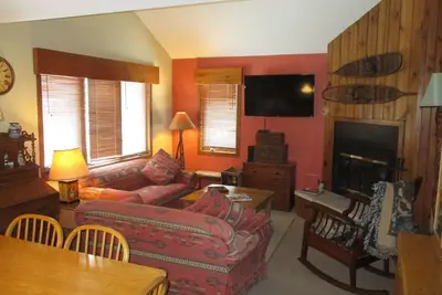 Image de Belle maison de ville dans les territoires de Galena pour 9, 4 Br, à proximité du club des propriétaires.