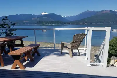 Image de Front de mer pittoresque du canal Hood avec vue sur la montagne olympique