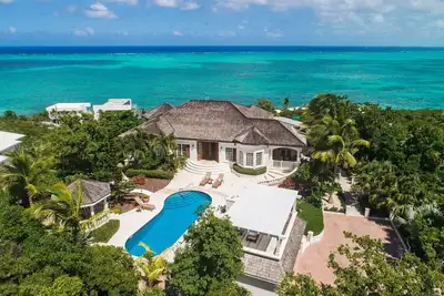 Blue Mountain Villa- Îles Turques et Caïques
