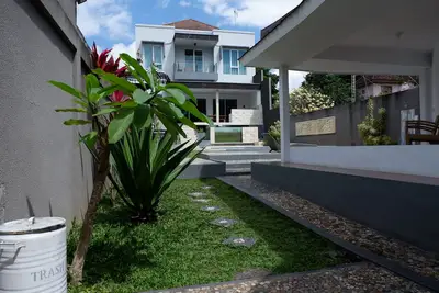 Image de Villa de luxe de 4 chambres Ă Kerobokan
