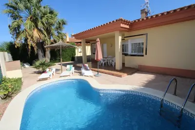 Image de Casa Sandra, Idéal pour vos vacances, proche de la mer, wifi gratuit, air climatisé optinale, piscine privée, animeaux de compagnie autorisés, plage pour chiens