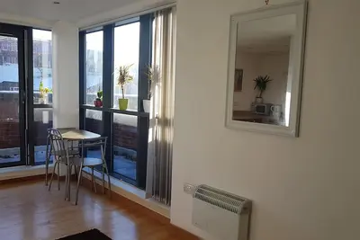 Image de Centre-ville de Liverpool, enregistrement flexible, vues sur le balcon, Netflix / Tv / WiFi