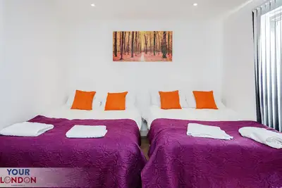 Image de ** Récemment meublé et spacieux 2 chambres 2 salles de bains peut accueillir jusqu'à 13 **