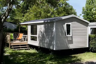 Image de Mobilhome Loggia Privilège 26m² Premium - 2 chambres + terrasse couverte + Tv + lave-vaisselle 5 personnes