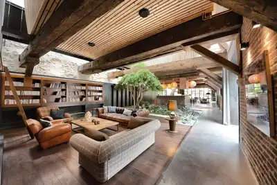 Image de Splendide Chai rénové de 700 m2 en plein coeur de Bordeaux - Chartrons