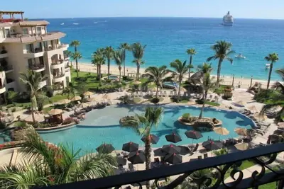 Image de Détendez-vous dans le style! Vues Incroyables! Plage De Natation!