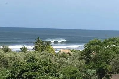 Image de Nicaragua Jungel / Beach House surplombant le grand surf 4 min. descendre la colline