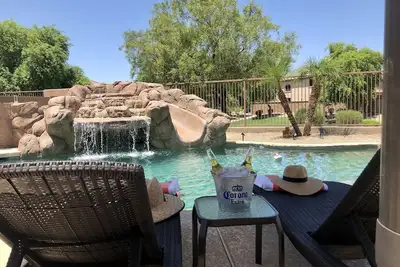Image de Maison de 5 chambres avec piscine et toboggan aquatique