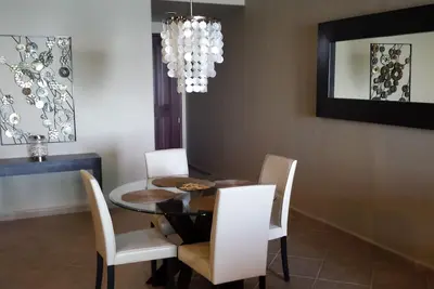 Image de Magnifiquement décoré 1 chambre avec une superbe vue directe sur l'océan